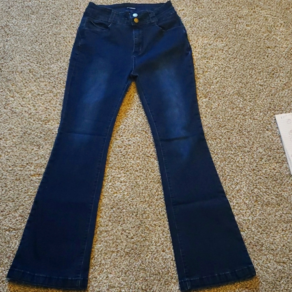 Flamingo High rise Flare Jeans. Dark Blue Size M